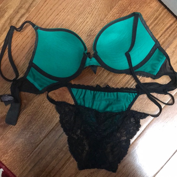 Victoria secret plunge bra and very sexy push up - Picture 7 of 8